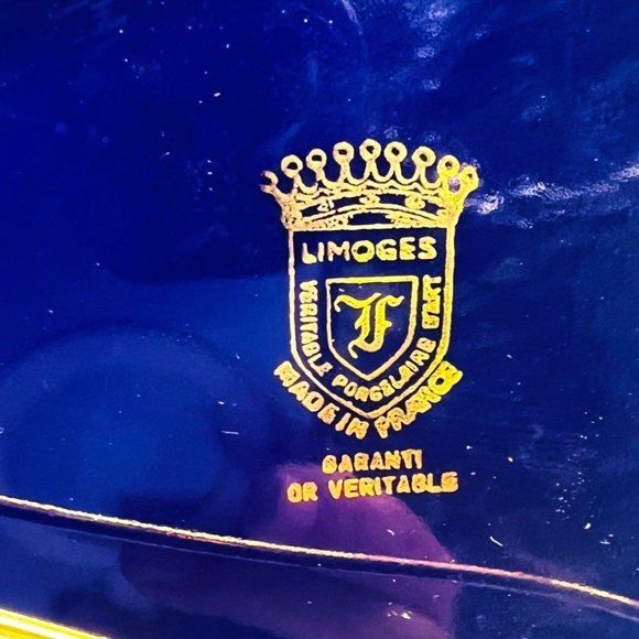 Limoges Castel France 10” Plate Cobalt Blue 22k Gold Trim "The Proposal" - Picture 7 of 10